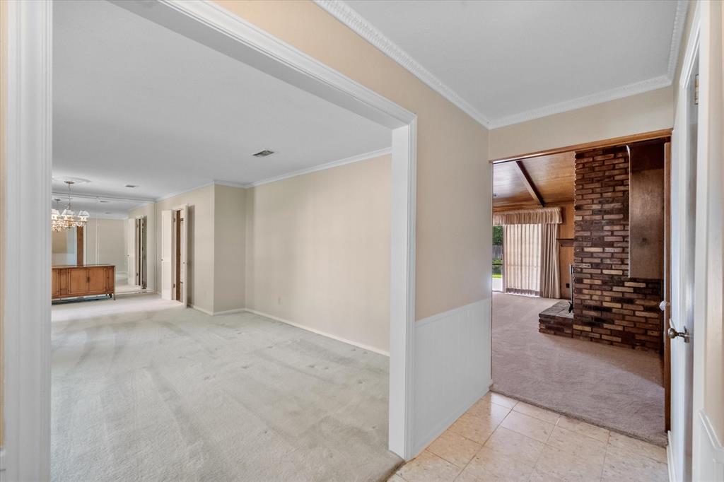 1101 Greenbriar Lane
