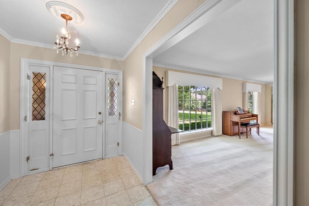 1101 Greenbriar Lane