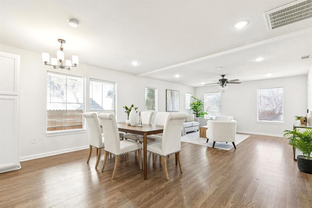 1231 S Edgefield Avenue