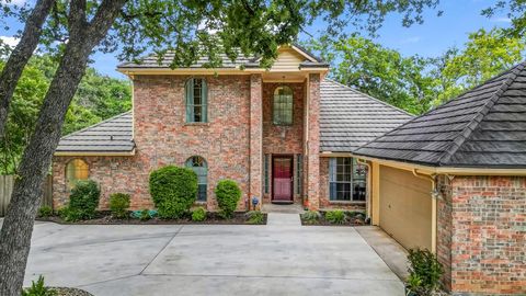 120 Oak Hollow Court S Azle TX 76020