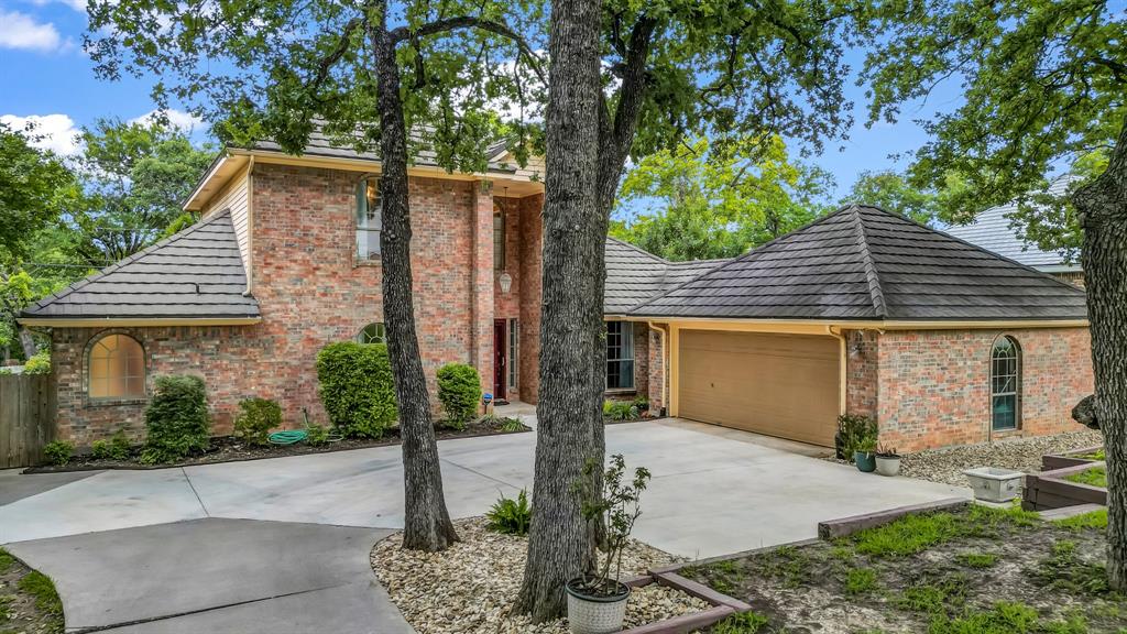 120 Oak Hollow Court S