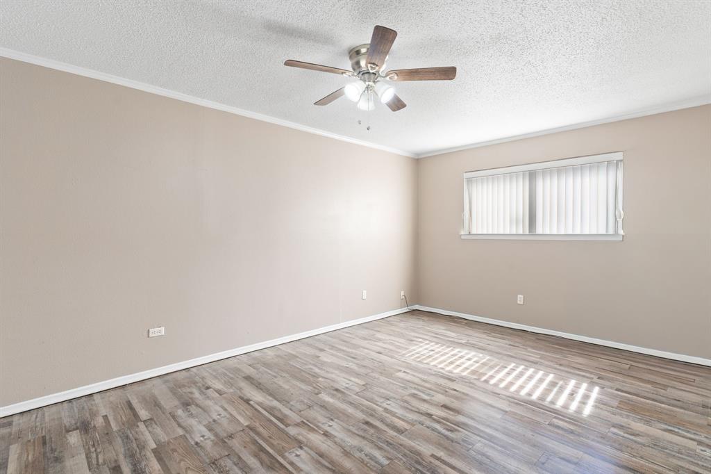 Royal Oaks Condo - Residential