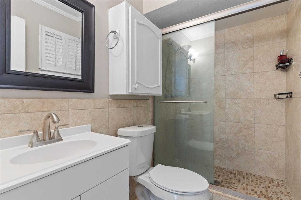 Royal Oaks Condo - Residential