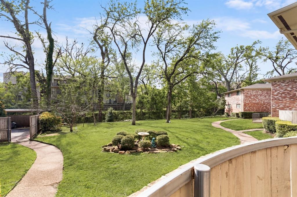 Royal Oaks Condo - Residential