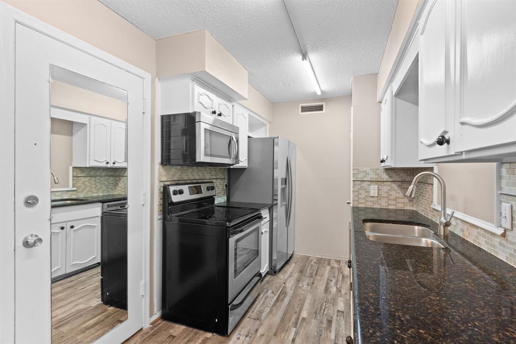 Royal Oaks Condo - Residential