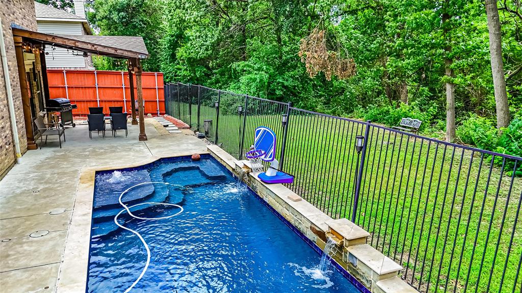 3800 Bluff Creek Lane