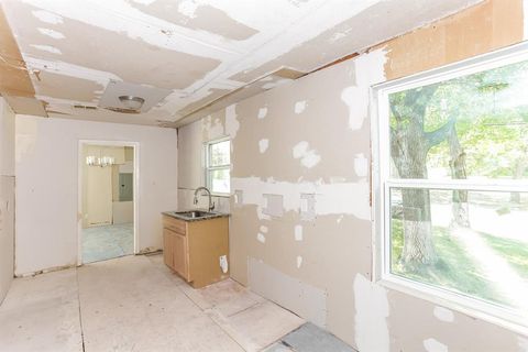 Tiny photo for 5001 Meadowbrook Drive, Fort Worth, TX 76103 (MLS # 21186196)