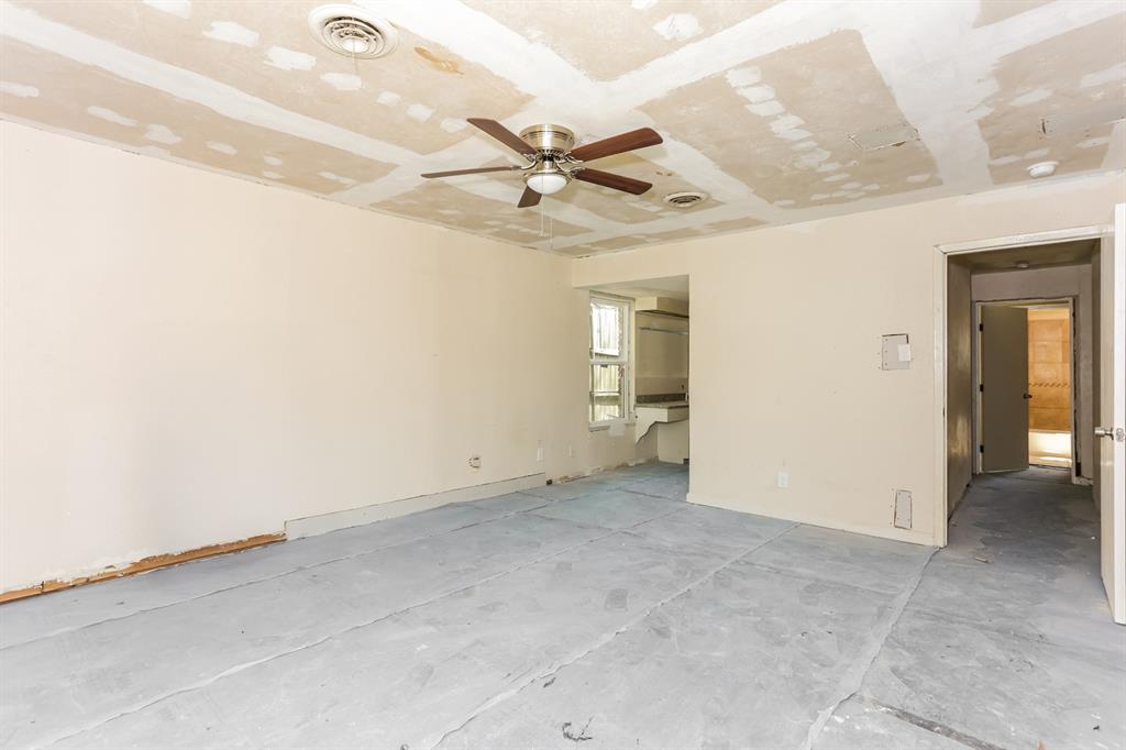 5001 Meadowbrook Drive