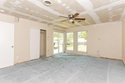 Tiny photo for 5001 Meadowbrook Drive, Fort Worth, TX 76103 (MLS # 21186196)