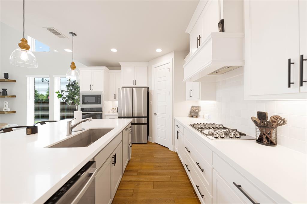 1102 Sandgate Drive