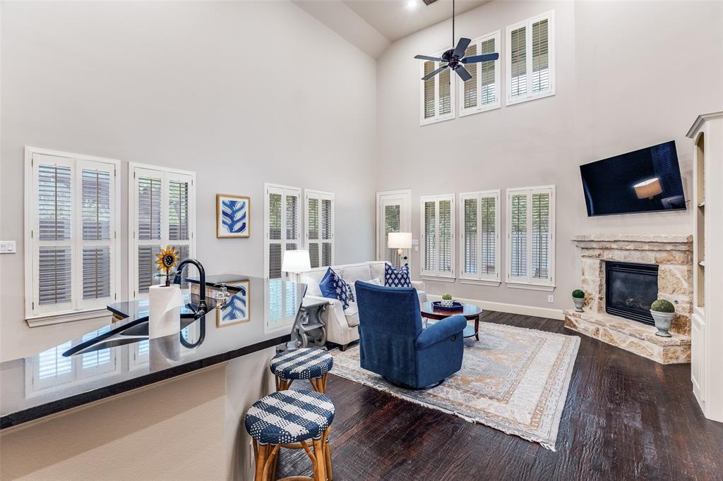 2242 Forest Hollow Park