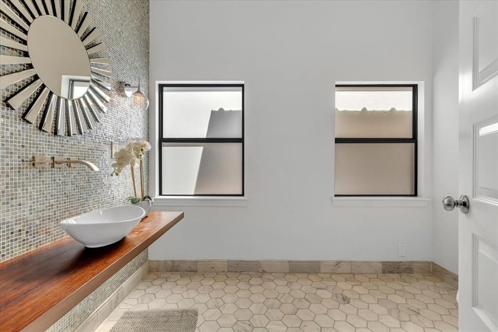 Dallas, Texas 75228, United States, 4 Bedrooms Bedrooms, ,4 BathroomsBathrooms,Residential,Active,211462