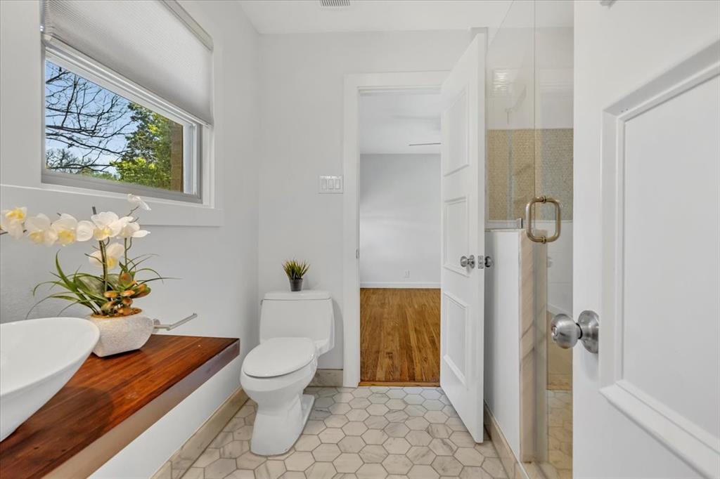 Dallas, Texas 75228, United States, 4 Bedrooms Bedrooms, ,4 BathroomsBathrooms,Residential,Active,211462