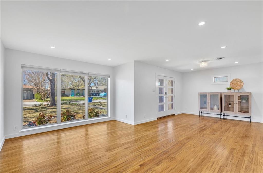 Dallas, Texas 75228, United States, 4 Bedrooms Bedrooms, ,4 BathroomsBathrooms,Residential,Active,211462