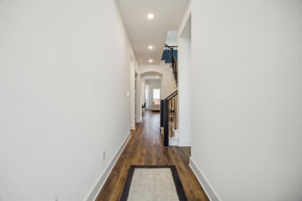 4707 Pin Oak Court