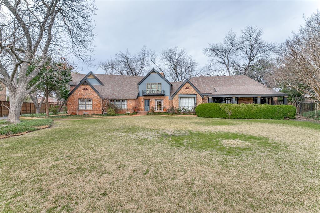 6043 Walnut Hill Circle