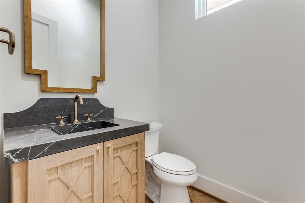 2208 Ridge Crest Drive