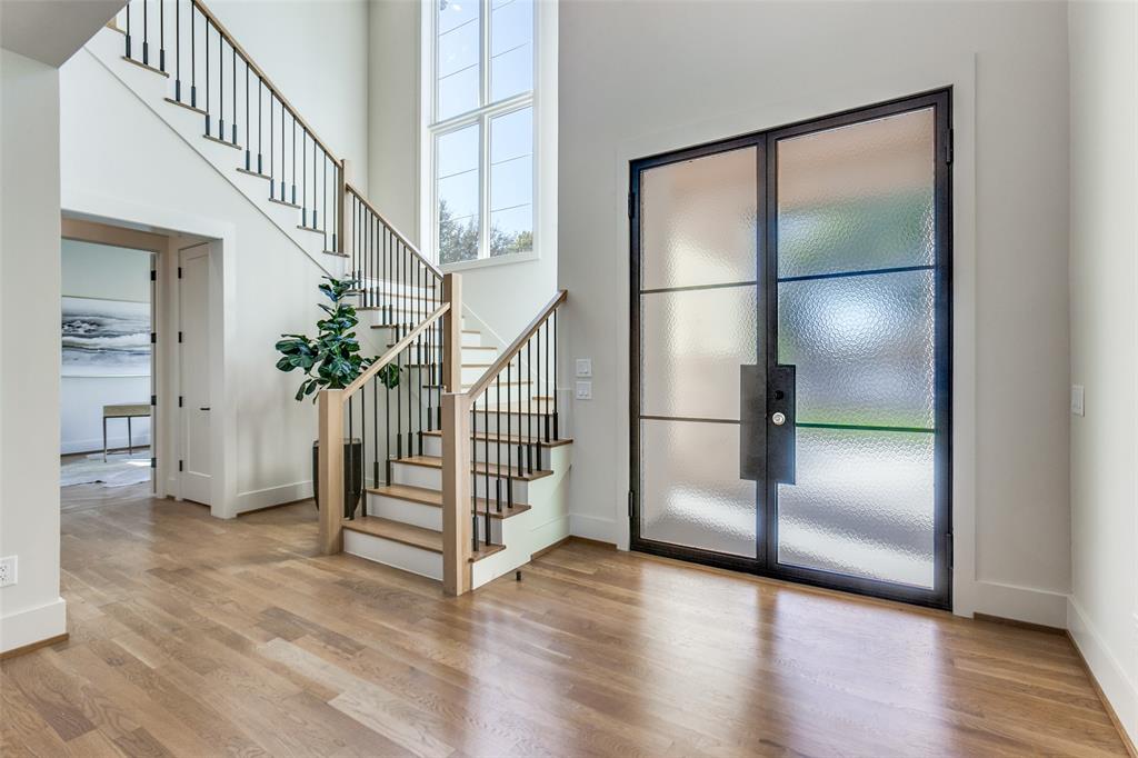 2208 Ridge Crest Drive