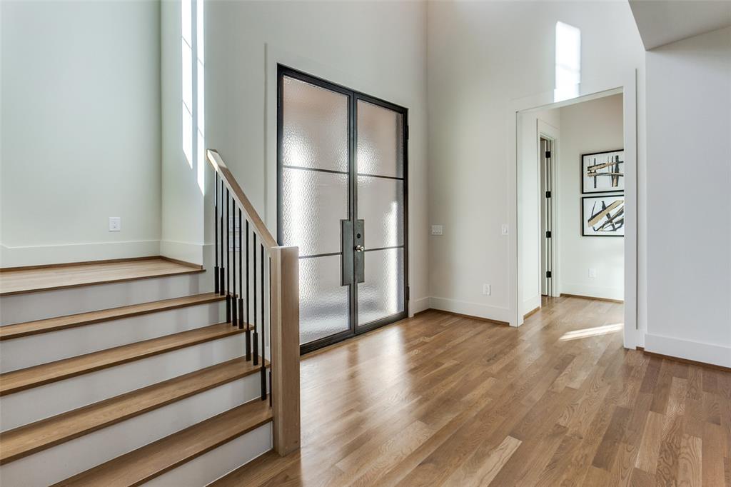 2208 Ridge Crest Drive