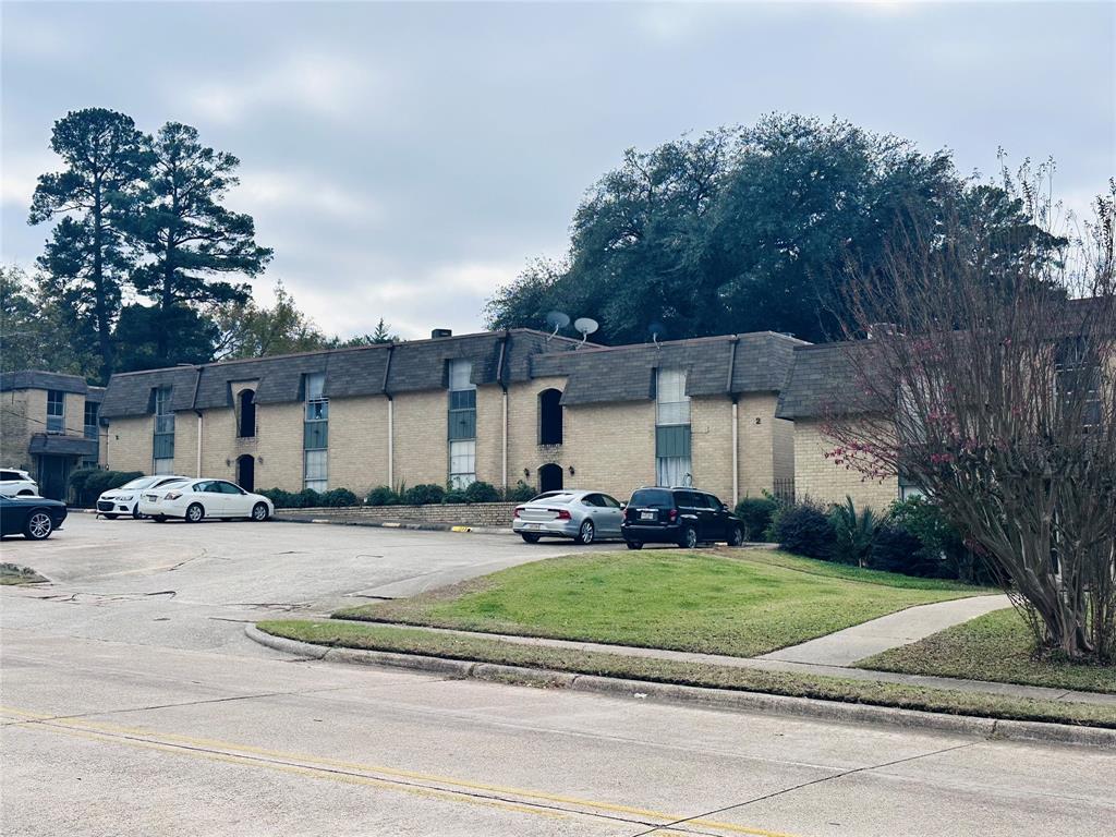 Villa Contessa Condos - Residential