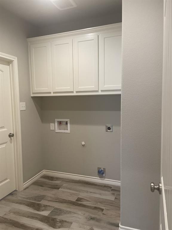 Granbury, Texas 76049, United States, 3 Bedrooms Bedrooms, ,3 BathroomsBathrooms,Residential,Active,223441