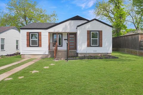 Photo of 1203 W Avenue F, Garland, TX 75040 (MLS # 21235111)