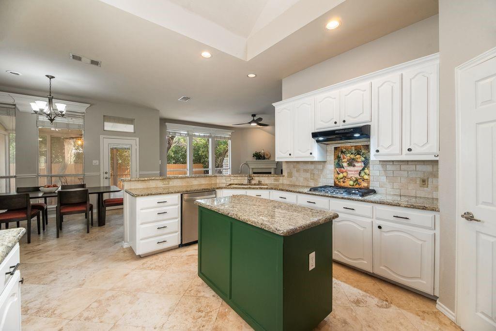 4736 Emerald Trace Way