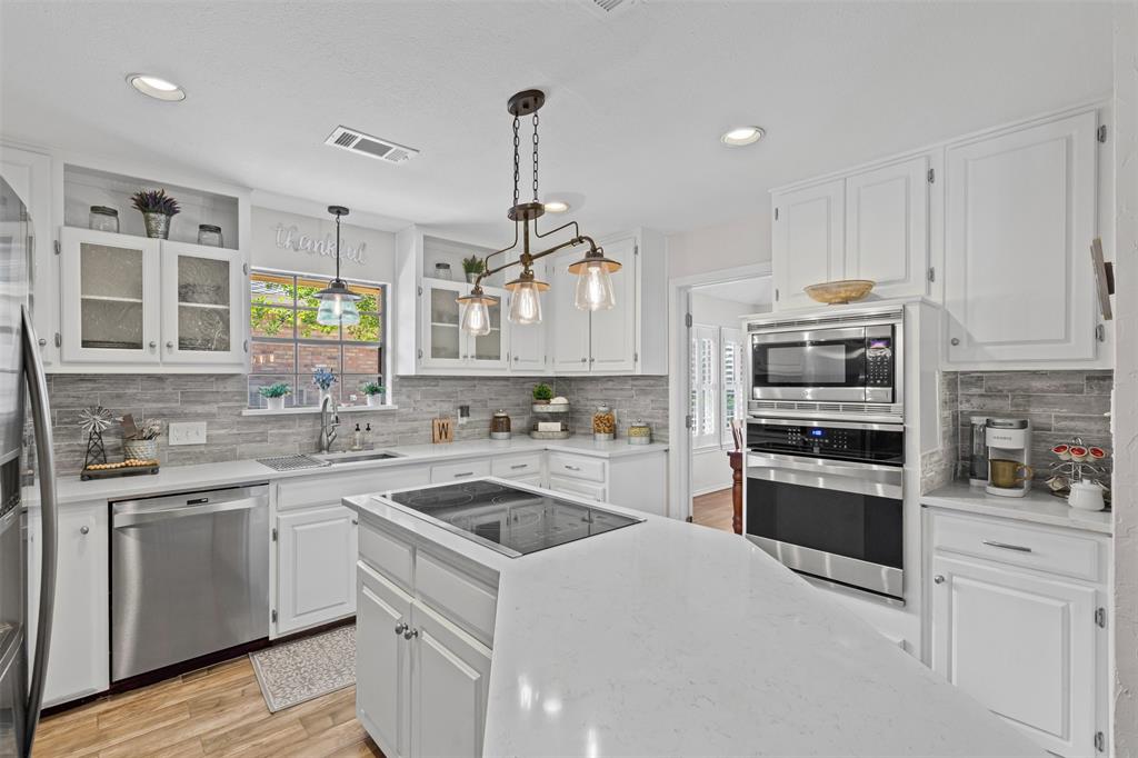 707 Hillview Drive