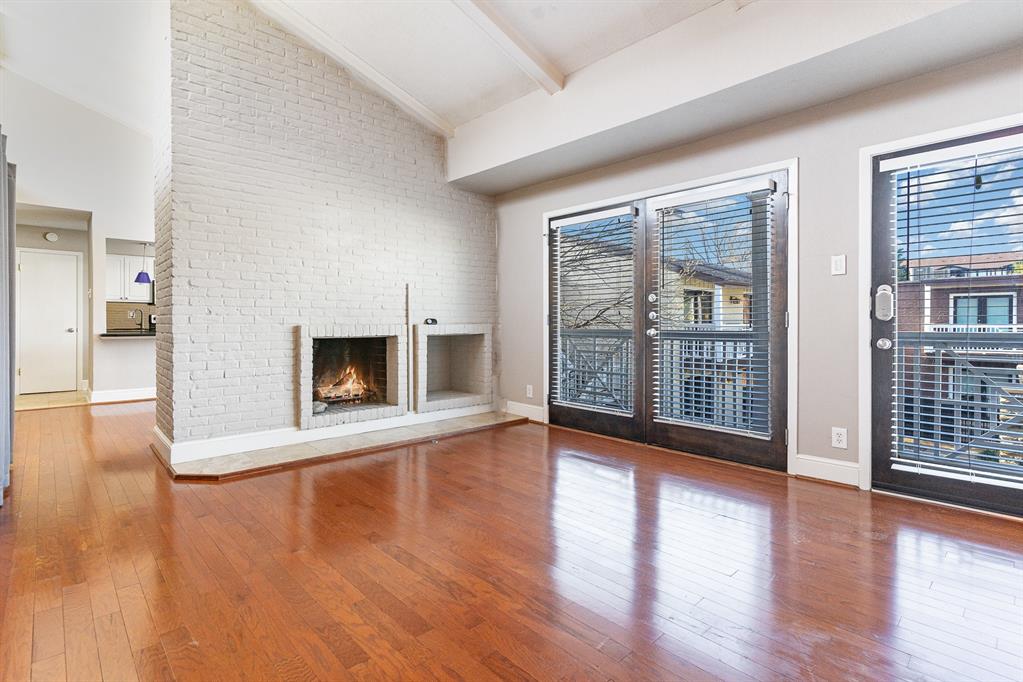 5934 Sandhurst Lane 207