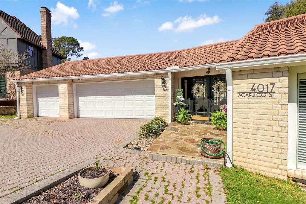 Photo of 4017 Acapulco Street, Irving, TX 75062 (MLS # 21207173)