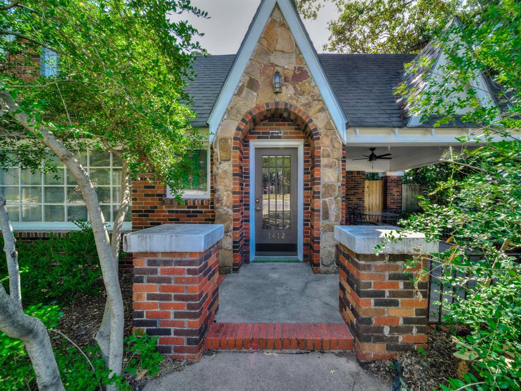 1412 N Riverside Drive