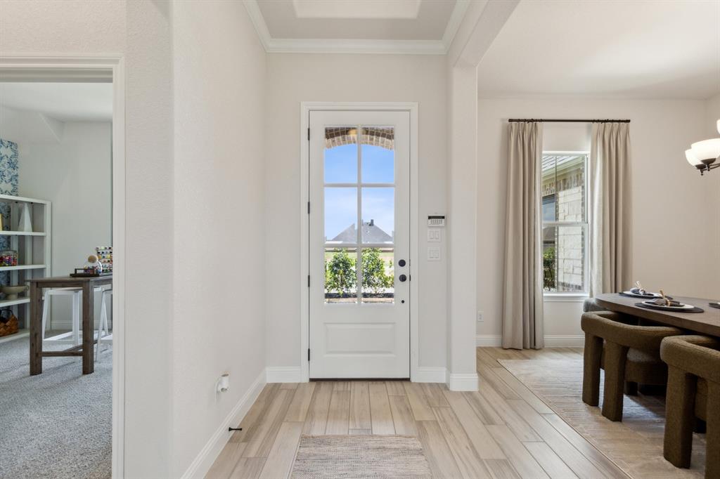 902 Meadow View Drive