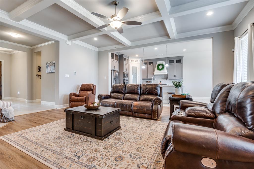 2516 Wallingford Drive