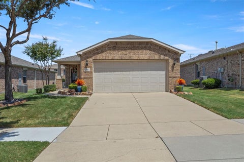 Photo of 146 Montague Lane, Frisco, TX 75036 (MLS # 21385443)