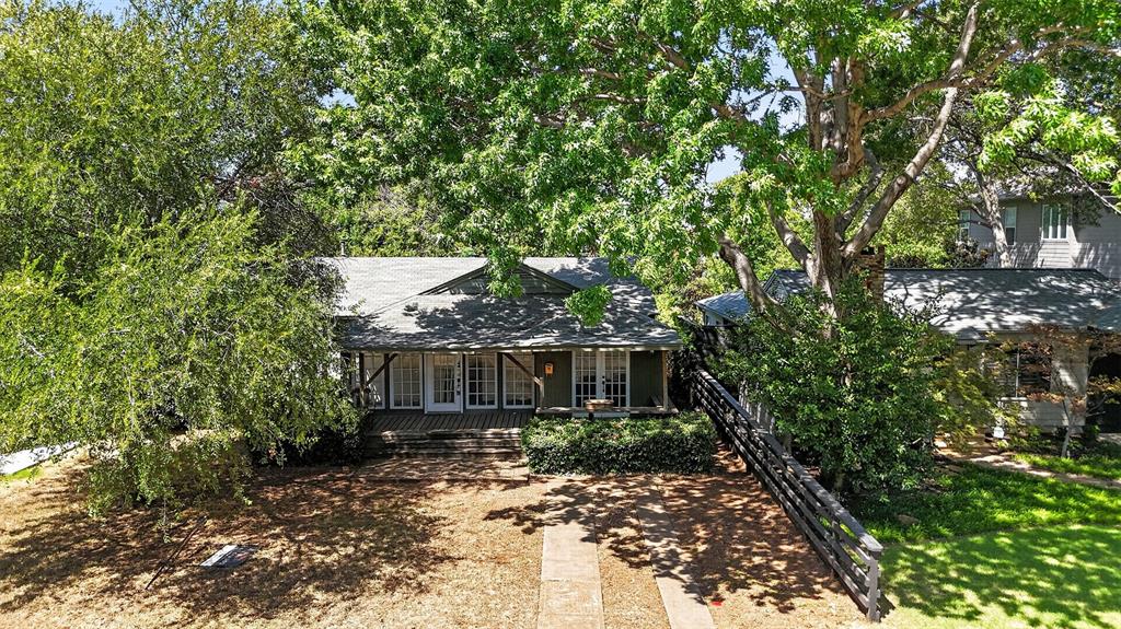 8507 Lakemont Drive