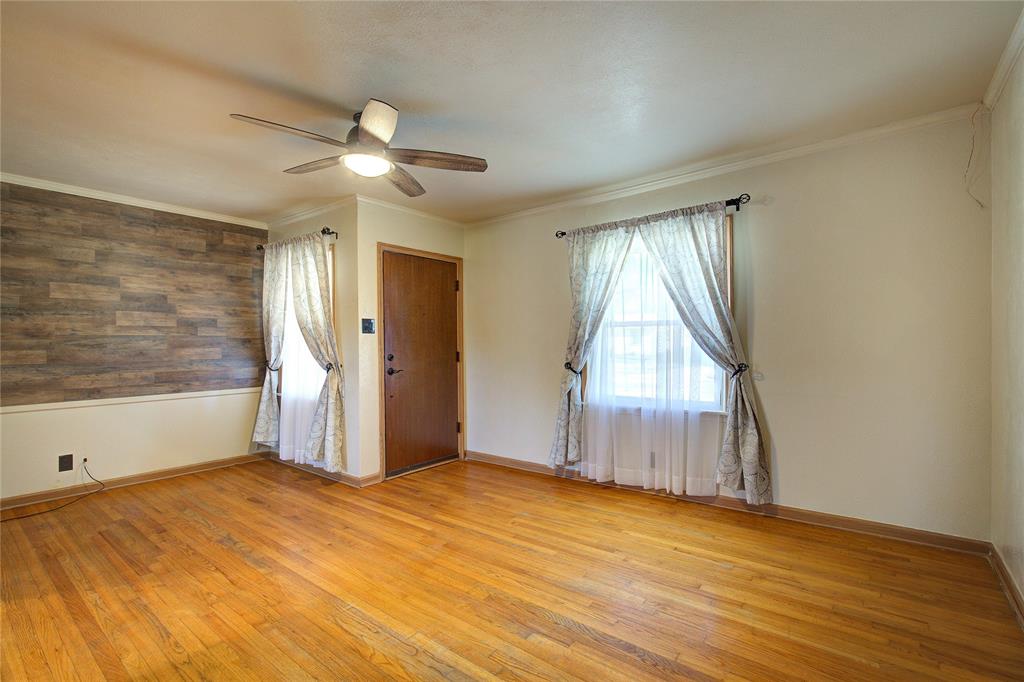 210 E Daugherty Drive