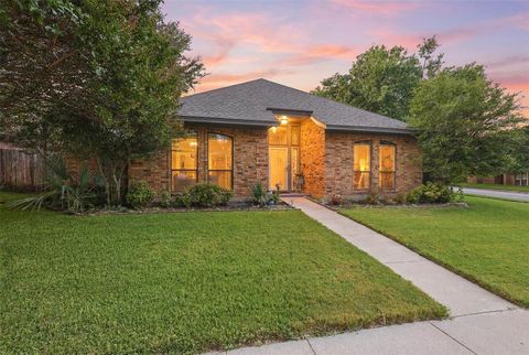 Photo of 7212 Big Bear Lake Drive, Arlington, TX 76016 (MLS # 21305606)