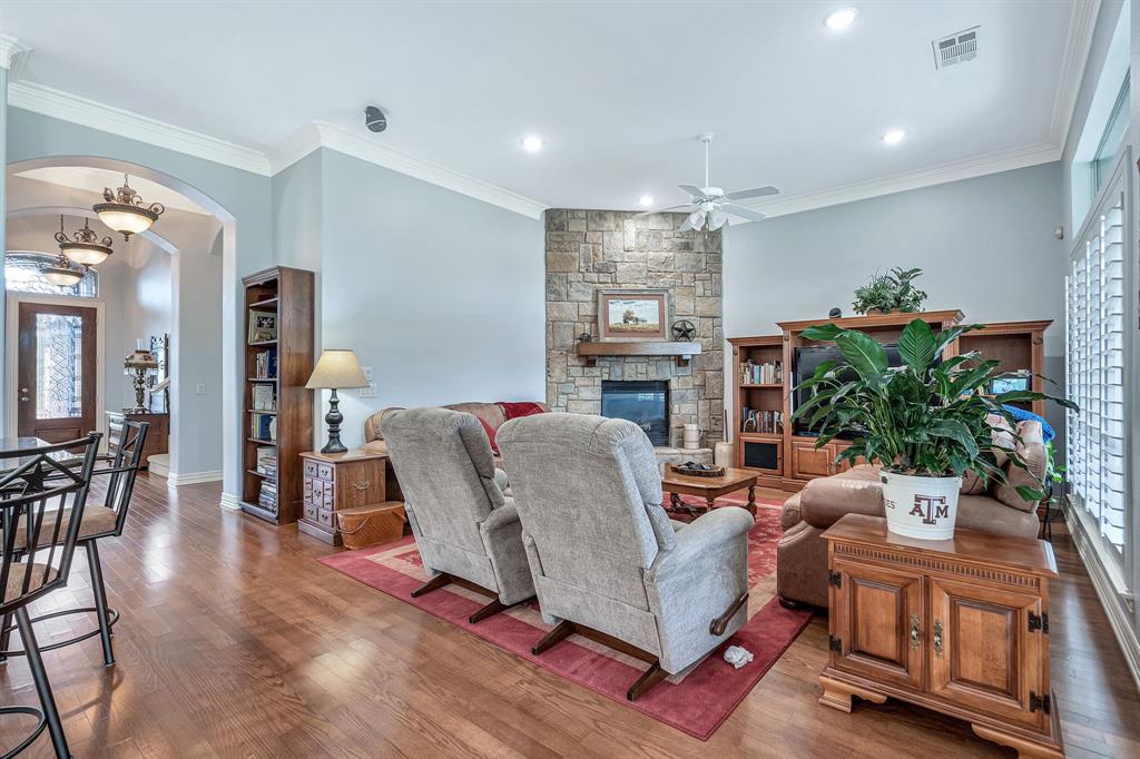 9909 Grandview Drive