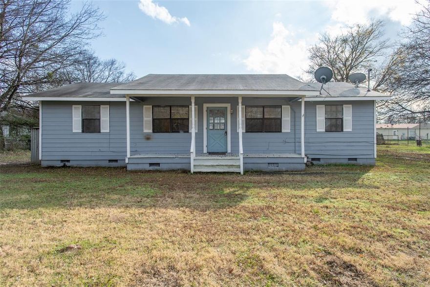 Owner financing available and a new price of $150,000 makes this packed with potential! 8400 Lady Bird Lane in Kemp, TX is a smart opportunity for anyone hunting an investment property, a flip, a buy and hold rental, or an affordable home for a first time buyer or downsizing move.
This 4 bedroom, 2 bathroom single family home offers approximately 1,200 square feet and sits on a generous third acre lot. There is plenty of room to breathe, expand outdoor living, or add value with improvements. Previously operated as a rental for around 10 years the home is now  ready for its next chapter. With fresh interior paint done it just needs a few other items spiffed up and it will be ready for its next owner or tenant. The covered front porch is an easy favorite. It’s the kind of spot made for slow mornings, easy evenings, and quiet conversations, with a peaceful glimpse of nearby Cedar Creek Lake. Located outside the city limits, the setting feels calm and unhurried, with a sense of quiet that’s increasingly hard to find. For investors, this is the kind of property that can fit multiple strategies: refresh and rent, cosmetic flip, or long term hold in a growing area. For owner occupants, it’s a chance to get into homeownership at a price point that’s getting harder to find, with extra bedrooms for flexibility like a home office, guest space, or hobby room.
Conveniently located in Kemp, Texas, near local services and an easy drive to nearby amenities, this home delivers value, versatility, and investment upside at a compelling price.
Schedule your showing and come take a look at what $150,000 can do for your next investment or your next move.