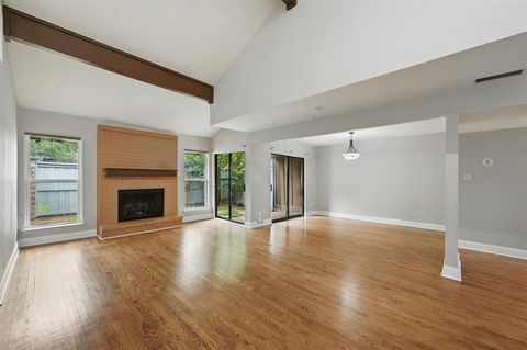 3189 Golden Oak Court Farmers Branch TX 75234