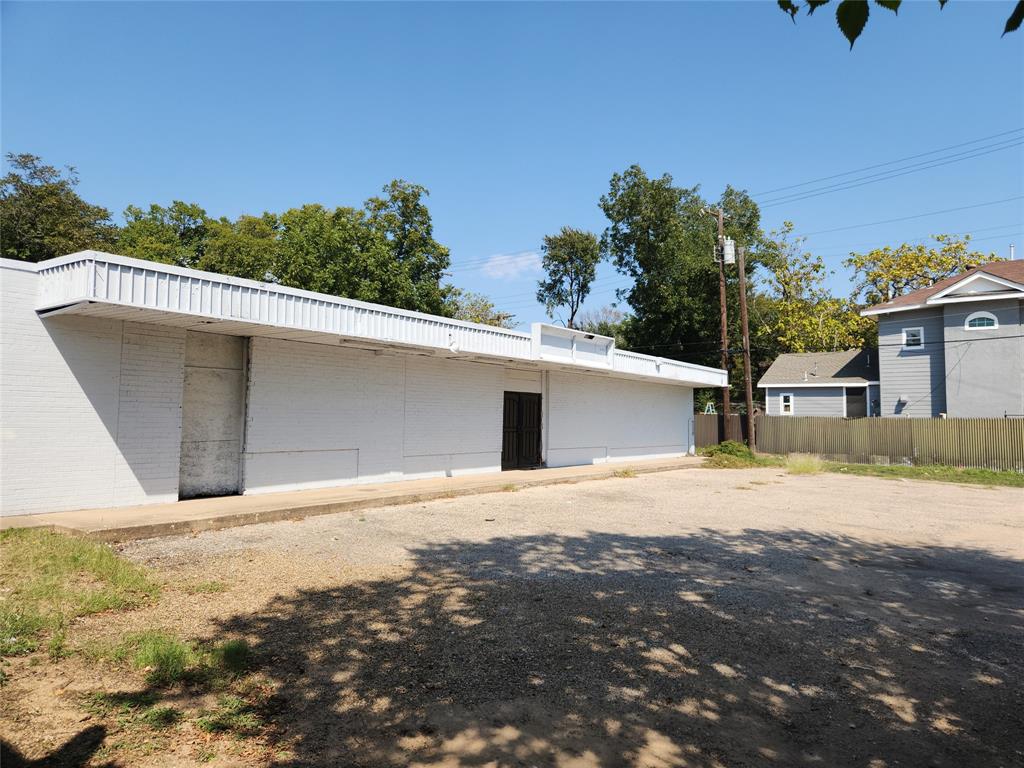 Colonial - Commercial Sale