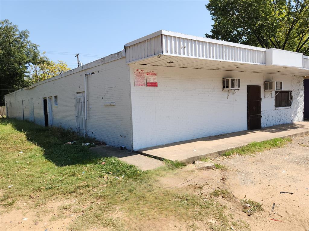 Colonial - Commercial Sale