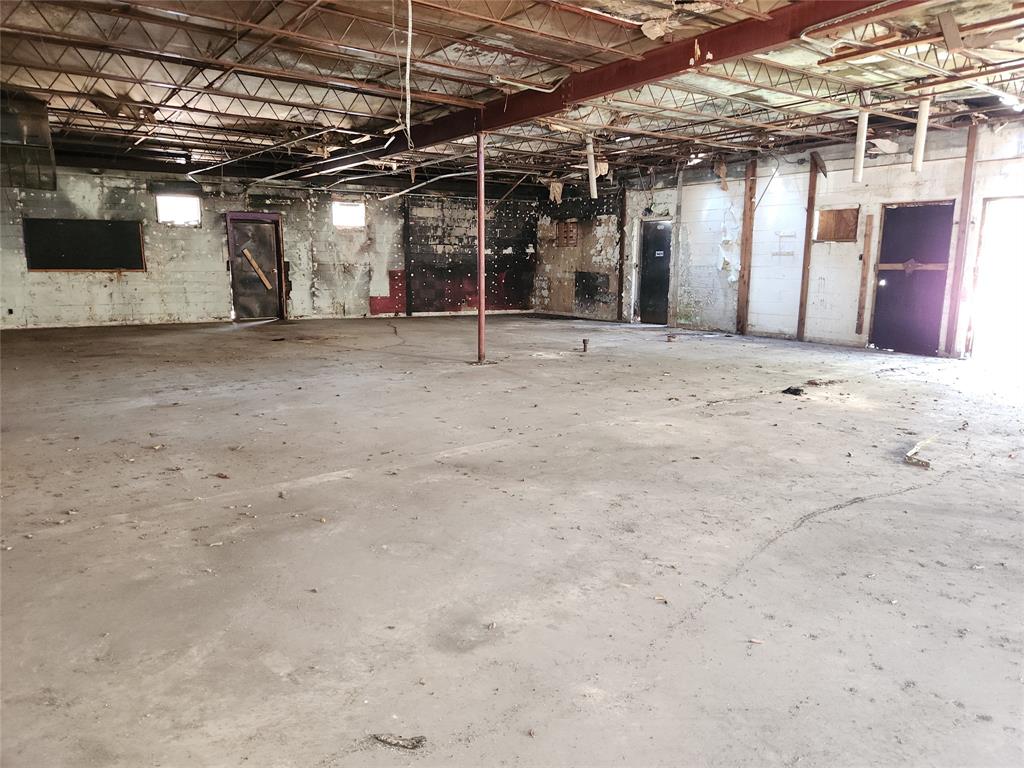 Colonial - Commercial Sale