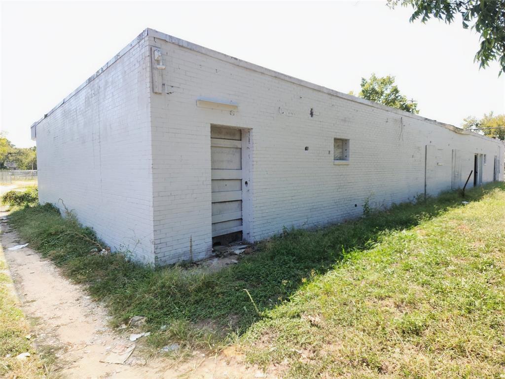 Colonial - Commercial Sale