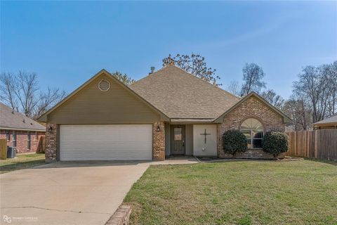 Photo of 4303 Ava Lane, Benton, LA 71006 (MLS # 21195296)