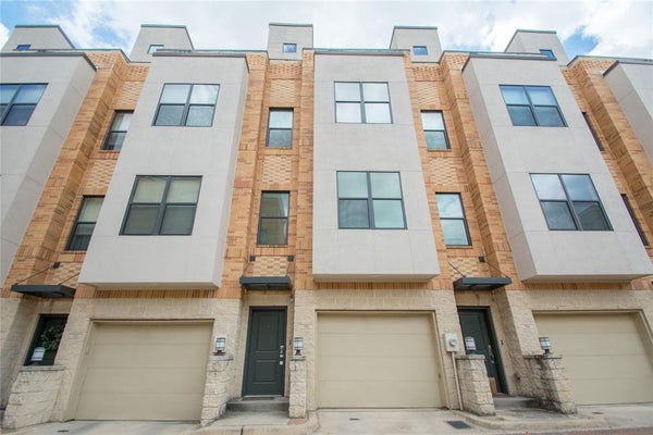 708 SKYLINE BLUFF CT, FORT WORTH, TX 76102 - Image c42de9f9bef2fb1fa66922e930eec48b/3706137530