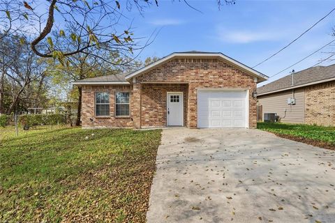 Photo of 4104 Gordon Street, Greenville, TX 75401 (MLS # 21145003)