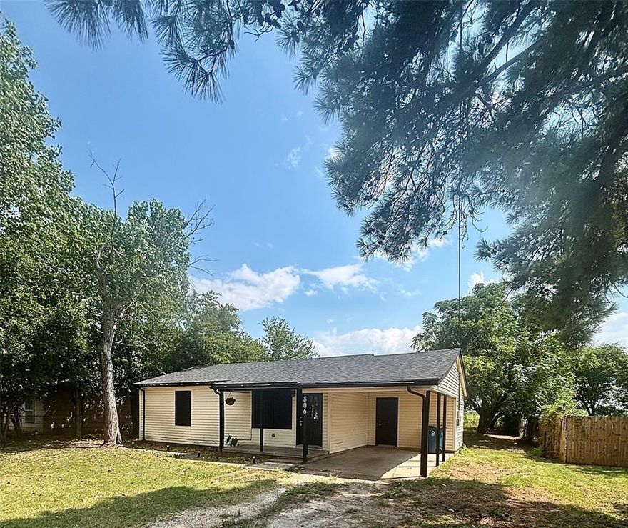 Cozy 2 bedroom 1 bath home offers a perfect blend of comfort and convenience. Located close to the heart of Whitney. This home has been renovated and is move in ready! Boasts new butcher block countertops, new hardware, fixtures, fresh paint, and a new roof and gutters as well as new AC..This home is sitting on .52 ac and goes all the way back to the old railroad easement.The seller's added a beautiful covered patio for entertaining or just enjoying nature.The lot has large trees and does have a concrete storm cellar that can be serviceable again. Call today to schedule your tour!!