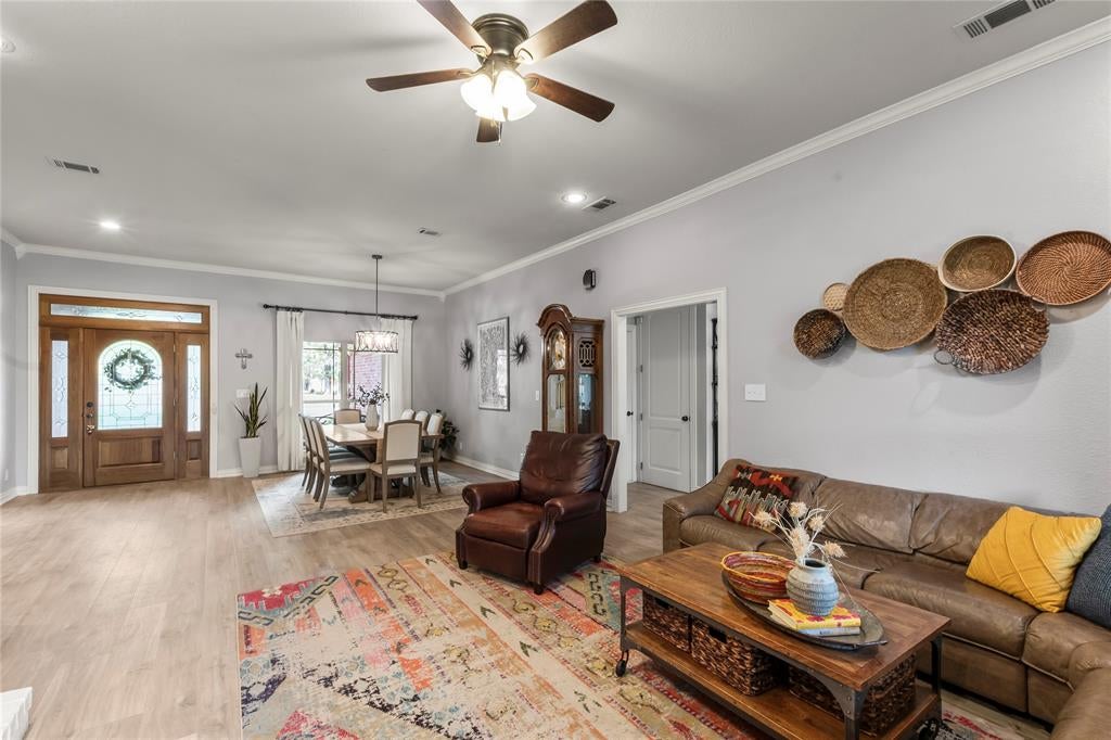 149 Saint Andrews Drive E