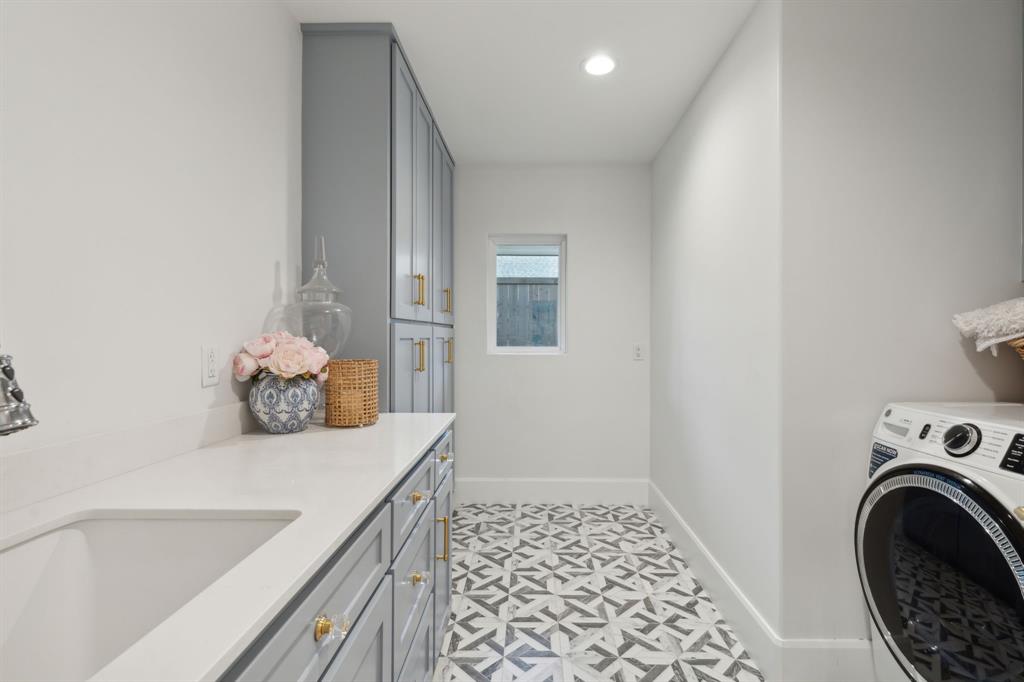 Forest Hills Rev - Residential
